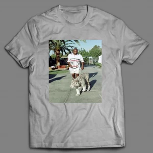CHAMPION BOXER WALKING HIS TIGER SHIRT